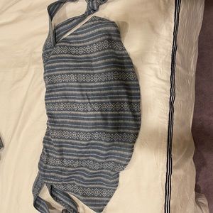 Off the shoulder with ties